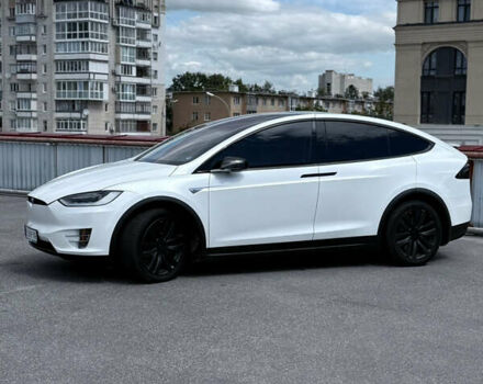 Білий Тесла Модель Х, об'ємом двигуна 0 л та пробігом 118 тис. км за 27900 $, фото 3 на Automoto.ua