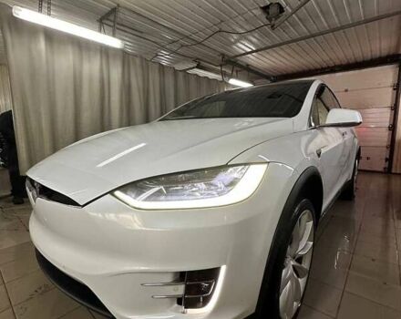 Белый Тесла Модель Х, объемом двигателя 0 л и пробегом 118 тыс. км за 21500 $, фото 8 на Automoto.ua