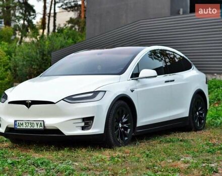 Белый Тесла Модель Х, объемом двигателя 0 л и пробегом 87 тыс. км за 21000 $, фото 3 на Automoto.ua