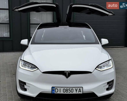 Белый Тесла Модель Х, объемом двигателя 0 л и пробегом 71 тыс. км за 24000 $, фото 1 на Automoto.ua