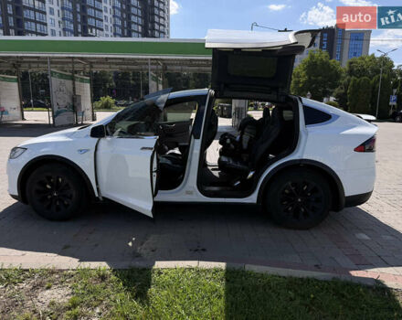 Белый Тесла Модель Х, объемом двигателя 0 л и пробегом 74 тыс. км за 26500 $, фото 4 на Automoto.ua
