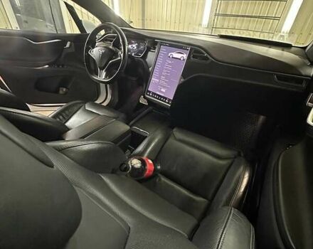 Белый Тесла Модель Х, объемом двигателя 0 л и пробегом 118 тыс. км за 21500 $, фото 13 на Automoto.ua