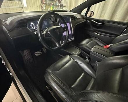 Белый Тесла Модель Х, объемом двигателя 0 л и пробегом 118 тыс. км за 21500 $, фото 5 на Automoto.ua