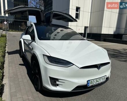Белый Тесла Модель Х, объемом двигателя 0 л и пробегом 128 тыс. км за 48000 $, фото 5 на Automoto.ua