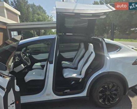 Білий Тесла Модель Х, об'ємом двигуна 0 л та пробігом 180 тис. км за 25000 $, фото 10 на Automoto.ua