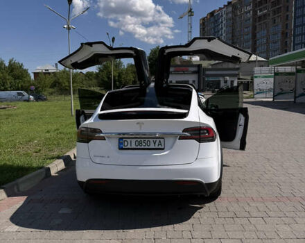 Белый Тесла Модель Х, объемом двигателя 0 л и пробегом 80 тыс. км за 23499 $, фото 7 на Automoto.ua