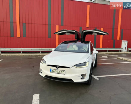 Белый Тесла Модель Х, объемом двигателя 0 л и пробегом 170 тыс. км за 19900 $, фото 16 на Automoto.ua