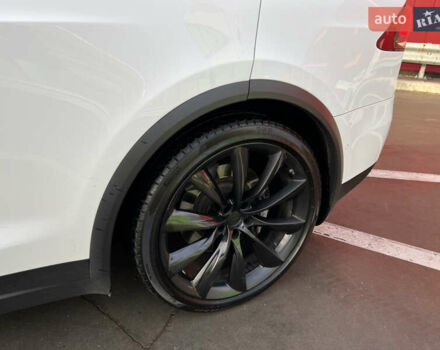 Белый Тесла Модель Х, объемом двигателя 0 л и пробегом 170 тыс. км за 19900 $, фото 13 на Automoto.ua