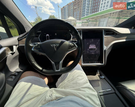 Белый Тесла Модель Х, объемом двигателя 0 л и пробегом 80 тыс. км за 23499 $, фото 19 на Automoto.ua