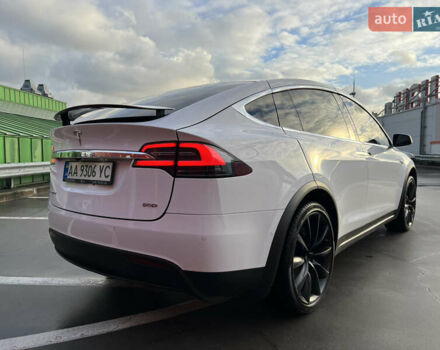 Белый Тесла Модель Х, объемом двигателя 0 л и пробегом 170 тыс. км за 19900 $, фото 9 на Automoto.ua