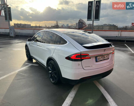 Белый Тесла Модель Х, объемом двигателя 0 л и пробегом 170 тыс. км за 19900 $, фото 6 на Automoto.ua