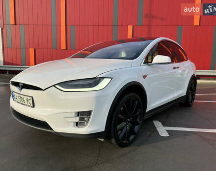 Белый Тесла Модель Х, объемом двигателя 0 л и пробегом 170 тыс. км за 19900 $, фото 3 на Automoto.ua