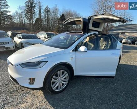 Белый Тесла Модель Х, объемом двигателя 0 л и пробегом 91 тыс. км за 6200 $, фото 1 на Automoto.ua
