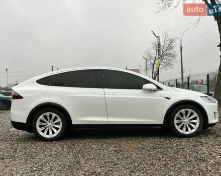 Белый Тесла Модель Х, объемом двигателя 0 л и пробегом 126 тыс. км за 25000 $, фото 8 на Automoto.ua