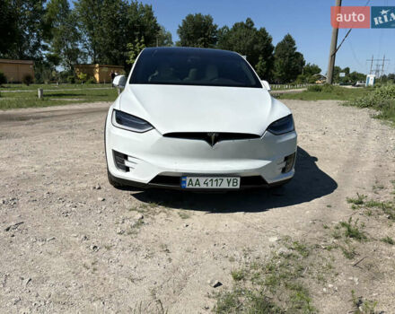 Белый Тесла Модель Х, объемом двигателя 0 л и пробегом 103 тыс. км за 22400 $, фото 1 на Automoto.ua