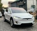 Белый Тесла Модель Х, объемом двигателя 0 л и пробегом 82 тыс. км за 25000 $, фото 1 на Automoto.ua