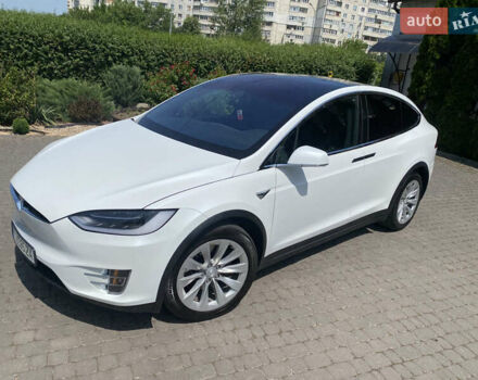 Белый Тесла Модель Х, объемом двигателя 0 л и пробегом 160 тыс. км за 28500 $, фото 1 на Automoto.ua