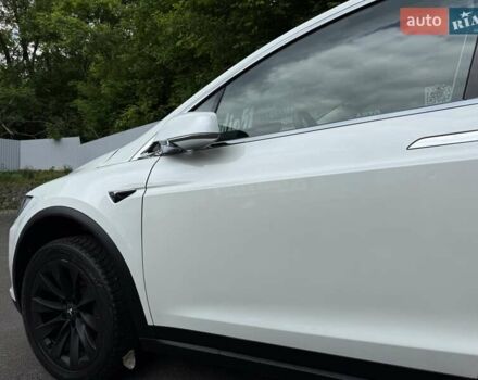 Білий Тесла Модель Х, об'ємом двигуна 0 л та пробігом 92 тис. км за 26490 $, фото 11 на Automoto.ua