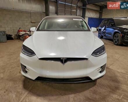 Белый Тесла Модель Х, объемом двигателя 0 л и пробегом 100 тыс. км за 7650 $, фото 4 на Automoto.ua