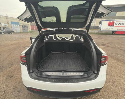 Белый Тесла Модель Х, объемом двигателя 0 л и пробегом 64 тыс. км за 29500 $, фото 8 на Automoto.ua