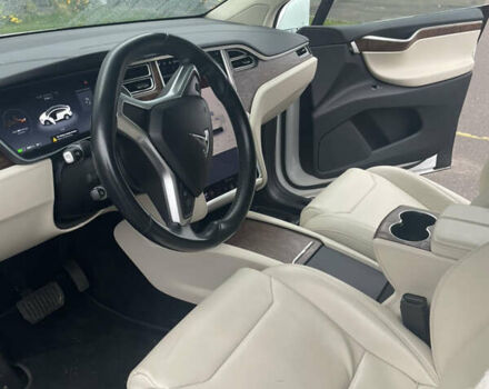 Білий Тесла Модель Х, об'ємом двигуна 0 л та пробігом 99 тис. км за 19990 $, фото 17 на Automoto.ua