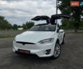 Белый Тесла Модель Х, объемом двигателя 0 л и пробегом 170 тыс. км за 23999 $, фото 1 на Automoto.ua