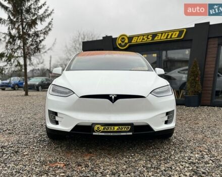 Белый Тесла Модель Х, объемом двигателя 0 л и пробегом 126 тыс. км за 25000 $, фото 1 на Automoto.ua