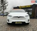 Белый Тесла Модель Х, объемом двигателя 0 л и пробегом 126 тыс. км за 25000 $, фото 1 на Automoto.ua