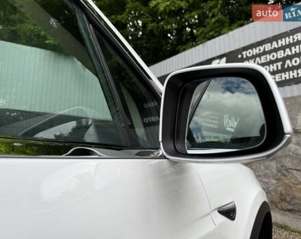 Білий Тесла Модель Х, об'ємом двигуна 0 л та пробігом 92 тис. км за 26490 $, фото 32 на Automoto.ua