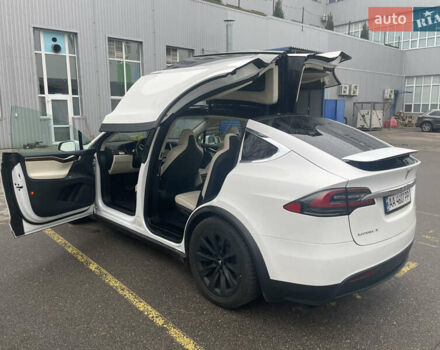 Білий Тесла Модель Х, об'ємом двигуна 0 л та пробігом 99 тис. км за 19990 $, фото 8 на Automoto.ua