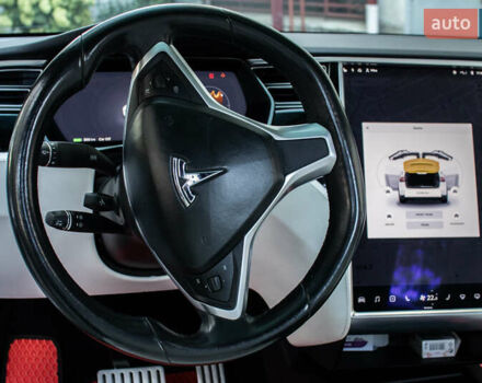 Белый Тесла Модель Х, объемом двигателя 0 л и пробегом 101 тыс. км за 28000 $, фото 9 на Automoto.ua