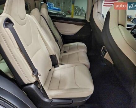 Белый Тесла Модель Х, объемом двигателя 0 л и пробегом 100 тыс. км за 7650 $, фото 10 на Automoto.ua