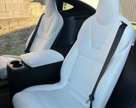Тесла Модель Х 2017 в Иршава на Automoto.ua Белый Тесла Модель Х, объемом двигателя 0 л и пробегом 118 тыс. км за 25500 $, фото 18 на Automoto.ua