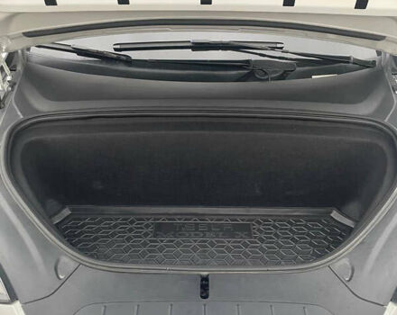 Белый Тесла Модель Х, объемом двигателя 0 л и пробегом 64 тыс. км за 29500 $, фото 15 на Automoto.ua