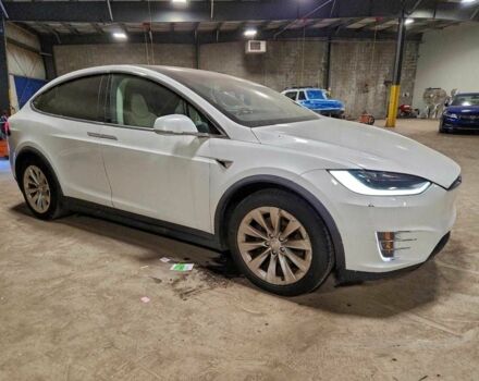 Білий Тесла Модель Х, об'ємом двигуна 0 л та пробігом 101 тис. км за 7500 $, фото 3 на Automoto.ua