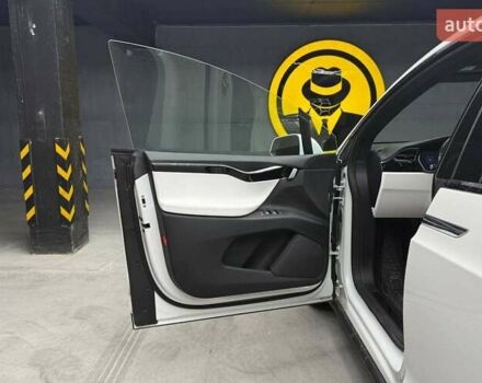 Білий Тесла Модель Х, об'ємом двигуна 0 л та пробігом 64 тис. км за 29900 $, фото 8 на Automoto.ua