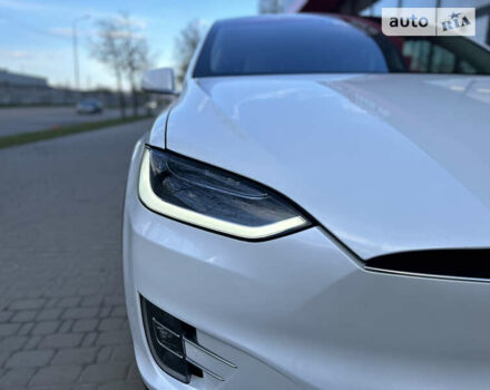 Белый Тесла Модель Х, объемом двигателя 0 л и пробегом 141 тыс. км за 35000 $, фото 25 на Automoto.ua
