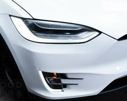Білий Тесла Модель Х, об'ємом двигуна 0 л та пробігом 75 тис. км за 37000 $, фото 4 на Automoto.ua