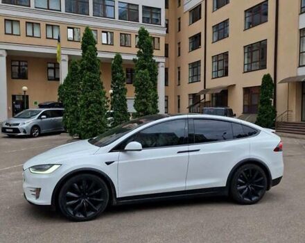 Белый Тесла Модель Х, объемом двигателя 0 л и пробегом 110 тыс. км за 25500 $, фото 2 на Automoto.ua