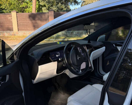 Белый Тесла Модель Х, объемом двигателя 0 л и пробегом 99 тыс. км за 30000 $, фото 12 на Automoto.ua