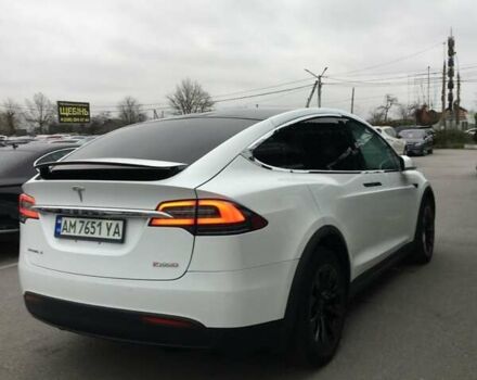 Белый Тесла Модель Х, объемом двигателя 0 л и пробегом 147 тыс. км за 26800 $, фото 5 на Automoto.ua