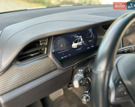 Белый Тесла Модель Х, объемом двигателя 0 л и пробегом 93 тыс. км за 34000 $, фото 11 на Automoto.ua