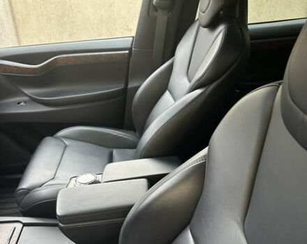 Белый Тесла Модель Х, объемом двигателя 0 л и пробегом 70 тыс. км за 24000 $, фото 26 на Automoto.ua