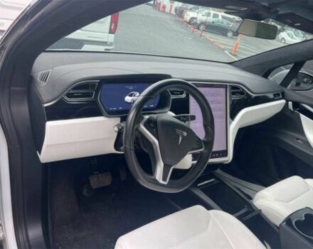 Белый Тесла Модель Х, объемом двигателя 0 л и пробегом 50 тыс. км за 19900 $, фото 6 на Automoto.ua