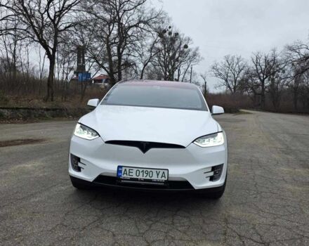 Белый Тесла Модель Х, объемом двигателя 0 л и пробегом 126 тыс. км за 29000 $, фото 4 на Automoto.ua