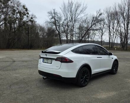 Белый Тесла Модель Х, объемом двигателя 0 л и пробегом 126 тыс. км за 29000 $, фото 5 на Automoto.ua