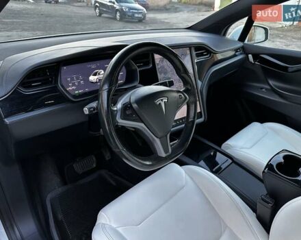 Белый Тесла Модель Х, объемом двигателя 0 л и пробегом 127 тыс. км за 29900 $, фото 12 на Automoto.ua