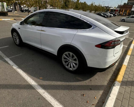 Белый Тесла Модель Х, объемом двигателя 0 л и пробегом 48 тыс. км за 26000 $, фото 6 на Automoto.ua