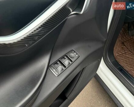 Білий Тесла Модель Х, об'ємом двигуна 0 л та пробігом 96 тис. км за 23990 $, фото 7 на Automoto.ua