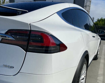 Білий Тесла Модель Х, об'ємом двигуна 0 л та пробігом 104 тис. км за 41990 $, фото 11 на Automoto.ua